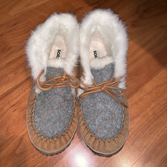 Sorel Shoes - Sorel Out ‘n About Moc Moccasins Size 9 Tan & Gray